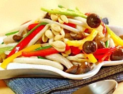 蟹味菇炒花生芽